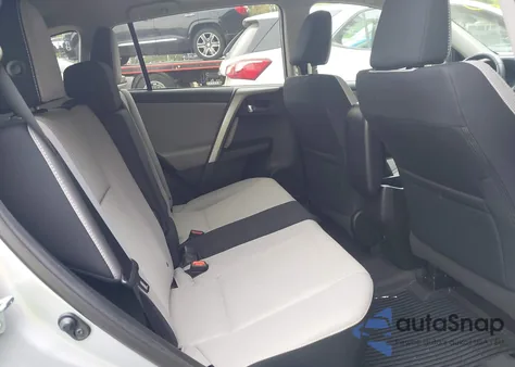 2017 Toyota Rav4 Xle z USA, uszkodzony, nr VIN 2T3RFREV0HW590884